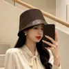 Chapéu de pescador novo simples com retalhos listrados de outono e inverno coreano para mulheres, moderno e versátil, chapéu bucket de viagem estilo irregular