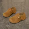 Novos sapatos casuais slip-on 2026 com sola grossa, bico redondo, que aumentam a altura, estilo Birkenstock, com fecho completo de fivela, adequados para mulheres baixinhas