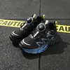 Talla 32-41 zapatos escolares de cuero de marca con suela ligera para niños venta al por mayor zapatillas deportivas para niños grandes 6592