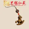 Pingente de Corrente de Celular Cavalo de Sândalo Verde, Chaveiro de Carro Cavalo do Zodíaco Esculpido em Sândalo Roxo Yiming Xianyuan, Ornamento do Ano do Cavalo