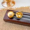 Brincos Geométricos Escovados de Alta Qualidade Estilo Europeu e Americano, Brincos de Pérola com Design de Nicho da Moda, Brincos Elegantes Únicos para Mulheres