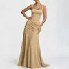 Vestido de Verão Feminino 2026 Comércio Exterior Europeu e Americano Roupas Femininas Estilo Férias na Praia Vestido de Cor Sólida com Faixa para Marcar a Cintura