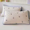 Fundas de almohada acolchadas clase A, juego de dos, 48x74 cm, fundas de almohada para adultos, resistentes al aceite, nuevo modelo 2026, funda para relleno de almohada resistente a la suciedad