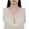Exquisito Collar de Perlas de Tiempo para Clavícula para Mujer, Lujo Ligero, Elegante, Moderno, Versátil para Uso Diario, Sensación de Alta Gama, Accesorio de Cadena Floral para Clavícula