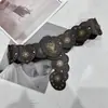 Acessório de cinto em formato de coração, estilo cowboy western vintage marrom para mulheres, adequado para saias e ternos, com rebites metálicos e tira larga de couro