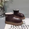 Botas de Neve Femininas Impermeáveis Engrossadas Grandes Sapatos de Algodão Inverno 2025 Novas Botas de Algodão Infantis Sapatos de Inverno Quentes com Forro de Lã para Meninos