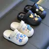 Pantuflas Labubu, de verano para mujer, caricatura linda, antideslizantes, para interior, baño, suela gruesa, estilo padre-hijo