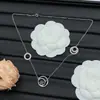 Collar Tb Incrustado de Diamantes para Mujer, Diseño de Nicho, Collar de Lujo de Gama Alta, Collar Transfronterizo Europeo y Americano para Comercio Electrónico, Ventas Directas de Fábrica
