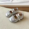 Nuevos Zapatos Mary Jane de Cuero para Niñas Primavera/Verano Estilo Primavera/Otoño Lazo Suela Suave Zapatos de Princesa Zapatos para Caminar Bebé