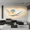 Pintura decorativa moderna y ligera de plumas de lujo para sala de estar con reloj, sofá, fondo de pared, mural tallado, ambiente de dormitorio, pintura colgante