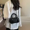 Bolsa de Ombro Versátil Transfronteiriça para o Dia a Dia e Boliche, Nova Bolsa Transversal Feminina de Nicho Retrô, Bolsa de Mão Simples e na Moda