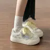 Colección Primavera/Otoño 2026 Zapatos Blancos Transpirables de Malla Versátiles para Mujer Zapatos de Tabla Deportivos Casuales Deportivos con Cordones Zapatos Deportivos Individuales