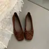Zapatos Versátiles para Mujer con Tacón Grueso para Ir al Trabajo, Nuevo Estilo Primavera y Otoño 2026, Zapatos de Tacón Bajo Franceses Poco Profundos con Lazo de Gamuza