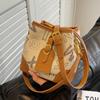 Bolsos de Mujer de Moda de Este Año 2026 Nuevo Diseño de Nicho Bolso de Hombro Cruzado Bolso Cubo Popular de Gama Alta de Verano