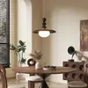 Araña de restaurante estilo francés con diseño negro oscuro, sensación creativa y de alta gama, adecuada para comedor del hogar, mesa, isla y barra de bar, creando una sensación de ambiente.