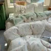 Juego de ropa de cama de cuatro piezas para maternidad e infancia Clase A, sábana de algodón lavado imitación algodón antibacteriana, funda de edredón, sábana bajera, juego de tres-cuatro piezas para dormitorio individual de estudiante