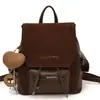 Mochila con textura similar al ante, nuevo diseño minimalista para 2026, adecuada para el trayecto diario, se puede llevar a mano, usar como bolso de hombro o mochila, y presenta un estilo retro y moderno para el otoño