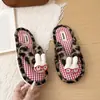 Chinelos INS estampados de leopardo para mulheres, coelho, celebridade da internet, vazados, para o dia a dia, cartoon, casa, chinelos, antiderrapantes, dupla face, bico aberto, pelúcia