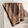 Bufanda Chal de Imitación Cachemir Jacquard Cruzado 185*65 con Diseño Floral de Pájaros y Cuadros Capa Cálida Ropa Exterior Fabricante de Comercio Exterior Venta al por Mayor