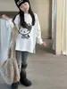 Princess Yuyu Camiseta Longa Estampa Leopardo Versão Coreana Outono/Inverno para Meninas Infantil Solta com Fenda Comprimento Médio Camada Base