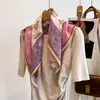 Bufanda Nueva de Verano Amigable con la Piel para Mujer, Bufanda Cuadrada Fina de Algodón Imitación Terciopelo de Doble Cara Bicolor, Bufanda de Seda Artística y Versátil