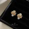 Pendientes de Perla y Hoja con Circonita Microincrustada, Estilo de Lujo Ligero, con Pasadores Chapados en Plata, Pendientes de Diseño Tridimensional, Estilo Socialité de Alta Gama