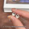 Pendientes de Triángulo Hueco con Perlas Estilo Popular Nuevo 2026 Exquisitos Pequeños y Elegantes Versátiles