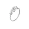 Nuevo Estilo del Mismo Estilo que Prisionero en la Noche Eterna, Nicho de Moda, Anillo de Pareja de Flor Dulce y Sencilla Micro-Pavimentado con Circonita
