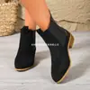 Botas estilo Martin europeias e americanas, para outono/inverno, bico fino, salto grosso, de calçar, estilo novo para 2026, disponíveis em tamanhos grandes, confortáveis e vendidas no atacado