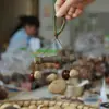 Cascabel Campana de Mano Carrillón Colgante de Bolsa Hecho a Mano Rayo de Sonido Cascabel Colgante Fruta Negra Indonesia Cáscara Fábrica Venta al por Mayor
