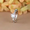 Bestseller transfronterizo: Anillo floral de lujo con diamantes, con banda fina incrustada con piedras de diamante a ambos lados, anillo para mujer