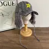 Gorra de Béisbol con Orejeras a Cuadros Coreana para Mujer Invierno Exterior Ciclismo y Esquí Resistente al Viento y al Frío Gorra Lei Feng Gorra de Piloto