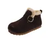 Novas botas de neve da moda com pelo de pelúcia para o inverno, super estilosas para mulheres, populares sapatos slip-on estilo Birkenstock, sapatos de algodão 2026