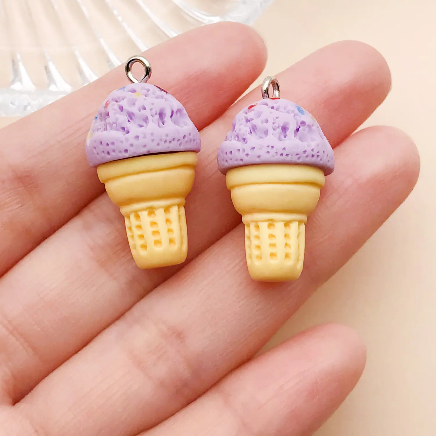 24764-P-紫色树脂食玩甜筒冰淇淋28x15x15mm-