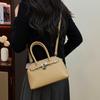 Bolso Tote Bandolera Versátil para Mujer 2025 Nuevo Bolso de Mano de Moda Nicho Retro Elegante Trendy Bolso Bowling