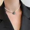 Collar de Perlas de Imitación Camelia Lujo Ligero Sentido de Diseño Nicho Nuevo Estilo 2025 Cadena para el Cuello Cadena para la Clavícula de Viento Frío de Verano para Mujeres