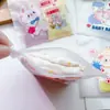 Bolsa engrosada de dibujos animados lindos autocierre con cremallera para guardar pulseras y mascarillas, bolsa de embalaje portátil a prueba de humedad, especialmente diseñada para vendedores ambulantes