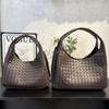 2026 Bolso de Cuero Genuino Nuevo para Mujer, Bolso de Hombro Tejido con Cordones Retro Moderno, Mayorista Fabricante Transfronterizo