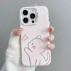 Funda para teléfono de pareja con gatito y cachorro atrapando mariposas, adecuada para Apple 18PROMAX, funda rígida iPhone17 plateada degradada