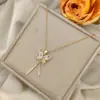 Tome um banho sem tirar o colar de borboleta feminino 2024 nova explosão corrente clavícula colar de diamante artificial pingente vermelho