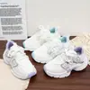 Sapatos de verão para meninas 2026 novo estilo tênis esportivos infantis para crianças pequenas, médias e grandes, malha respirável com sola macia, sapatos de malha única