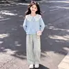 Conjunto de Dos Piezas Estilo Universitario para Chicas Primavera y Otoño 2026: Sudadera de Manga Larga con Diseño de Bloques de Color y Pantalones Casuales a Cuadros para Niños Mayores