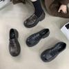 Mocassins de Couro Macio Aumentadores de Altura Outono/Inverno 2025, Sapatos Individuais Versáteis na Moda, Mocassins de Bico Redondo com Corte Profundo Estilo Britânico
