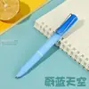 Venta al por mayor de bolígrafos color Macaron Morandi estudiantes para practicar con punta electrónica EF postura afilada cartucho de tinta bolígrafo de tinta caligrafía