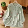 Nuevo top de estilo chino de lujo ligero para mujer, nueva llegada de verano, muy bordado, favorecedor de la figura, artístico y vintage, corte holgado, blusa de manga de tres cuartos