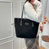 Bolso Tote de Nicho de Moda 2026 Invierno Nuevo Modelo Lujo Ligero Moda Versátil Simple Casual Bolso de Hombro Cruzado