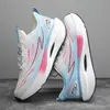 Zapatillas Deportivas para Correr y Carreras al Aire Libre Ligeras Casuales Transpirables Resistentes al Desgaste Versátiles Unisex Verano Placa de Carbono Palomitas Zapatillas Deportivas para Correr