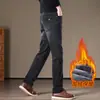 2026 Invierno Nueva Llegada Jeans Engrosados Forrados de Polar Pierna Recta para Hombre Pantalones Largos para Hombre Negro Gris