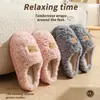 Pantuflas de Algodón Peluche Cuadradas Simples para Mujer, Ropa de Casa Otoño/Invierno, Sensación de "Pisar Caca", Suela Gruesa, Antideslizantes, Con Felpa, Cálidas para Dormitorio, Pantuflas Peludas