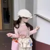 Camiseta Súper Linda de Manga Larga para Niña 2026 Nueva Elegante Rosa Adorable Atuendo de Otoño Camiseta Básica para Niñas en Otoño